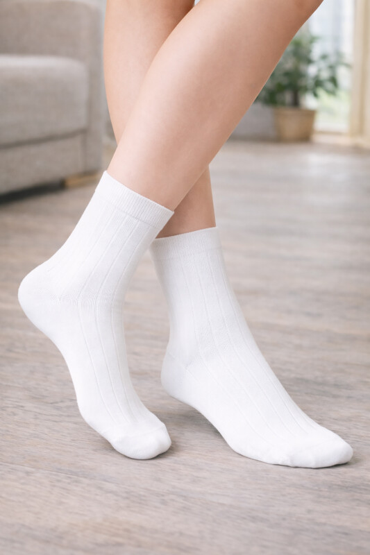 Beyaz Çizgi Desenli Çorap - NBB