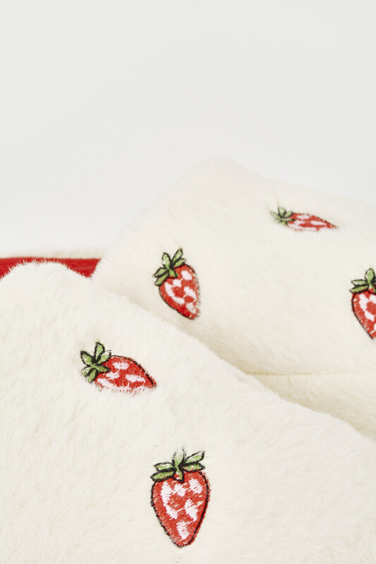 Ekru Çilek Desenli Ev Terliği - NBB