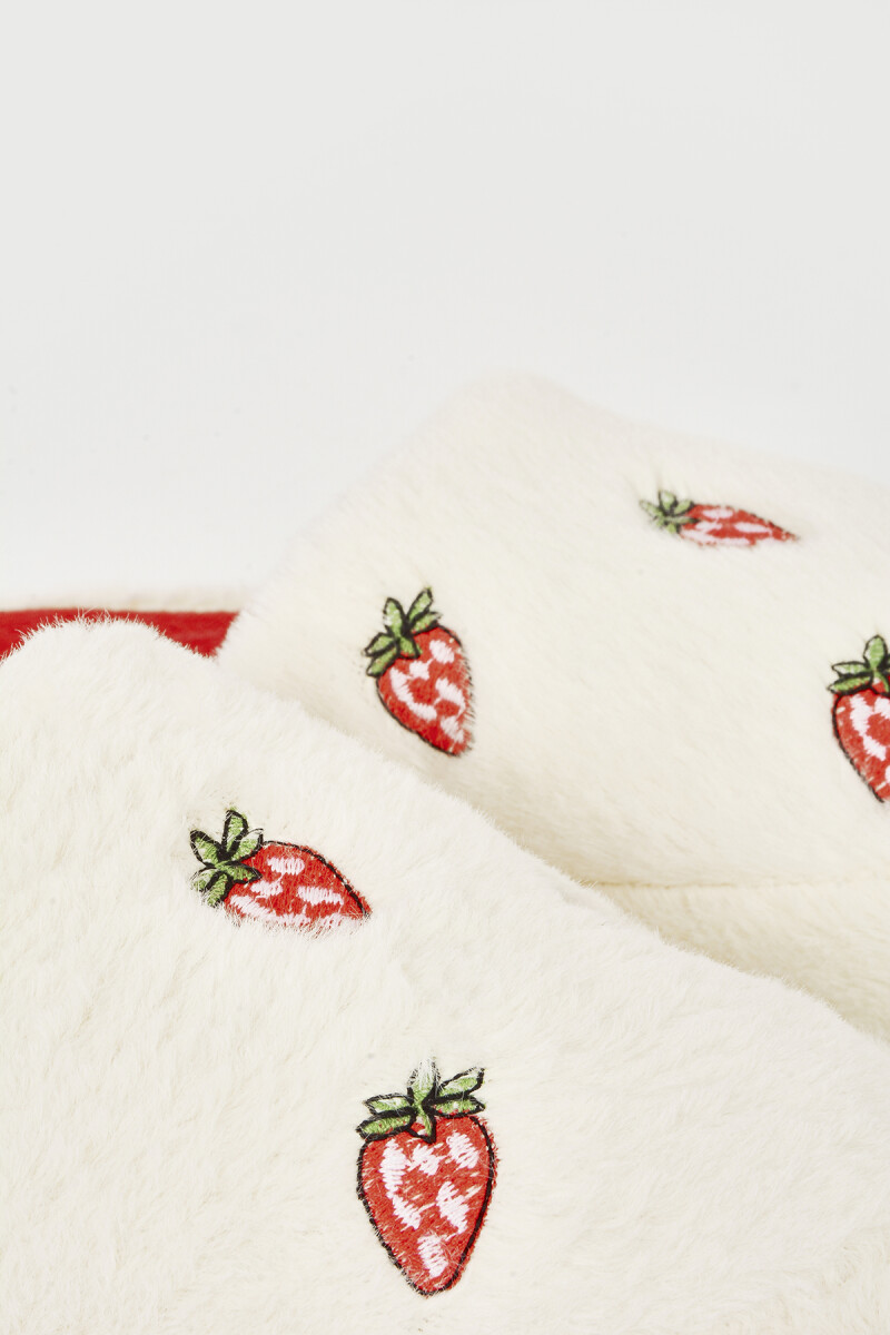 Ekru Çilek Desenli Ev Terliği - 2