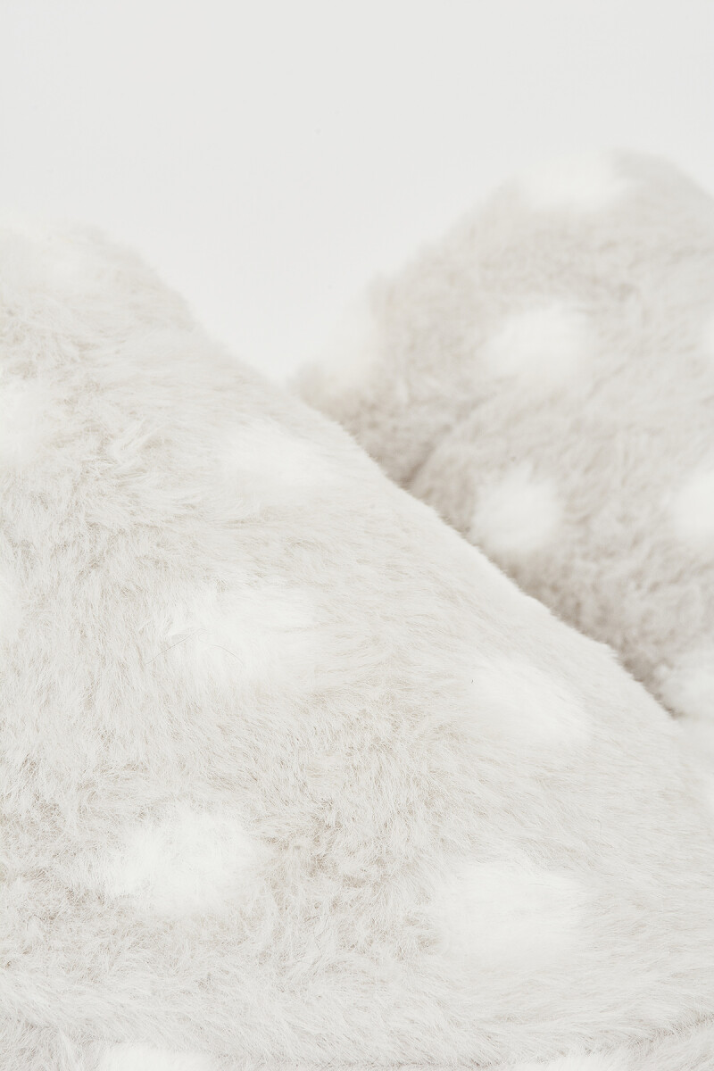 Gri Puantiyeli Ev Terliği - 2