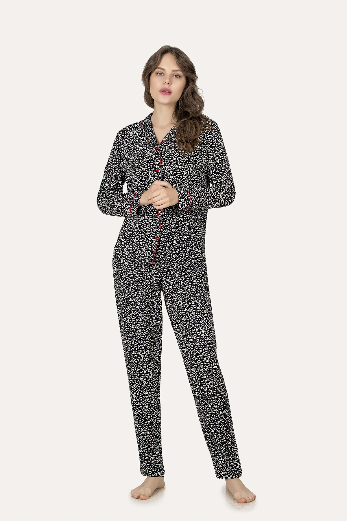 Siyah Beyaz Önden Düğmeli Pijama Takımı
