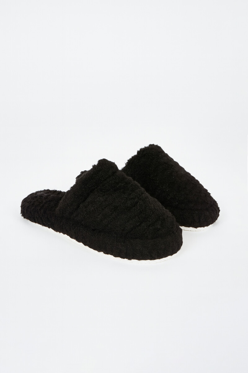 Siyah Havlulu Atom Ev Terliği - 1