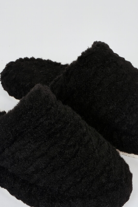 Siyah Havlulu Atom Ev Terliği - NBB