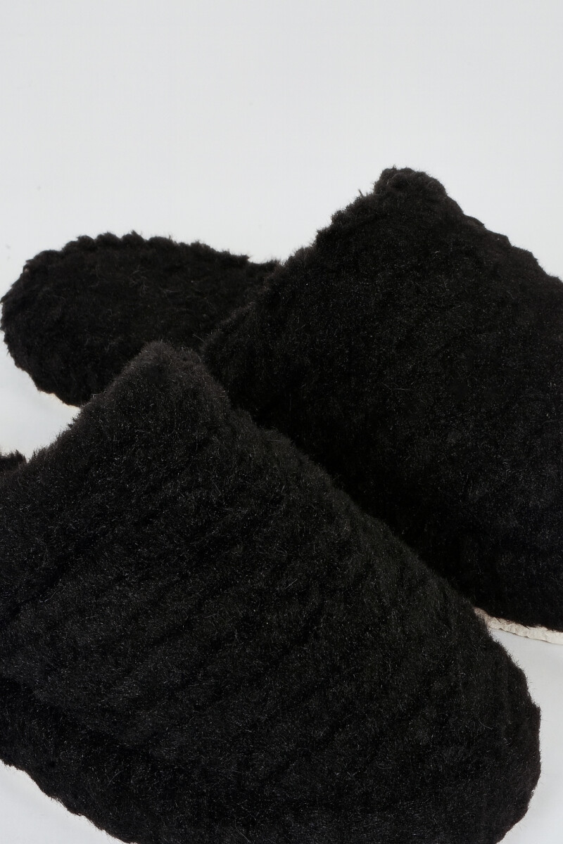 Siyah Havlulu Atom Ev Terliği - 2