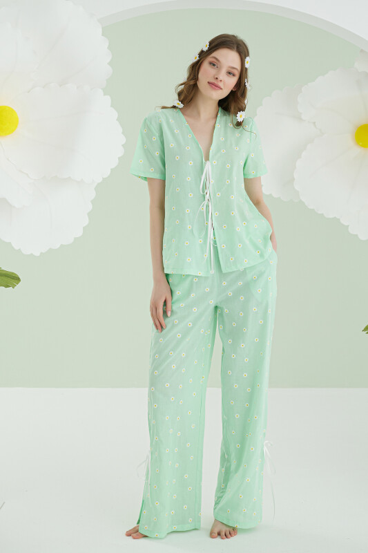 Yeşil Papatya Desenli Önden Bağlamalı Pijama Takımı 